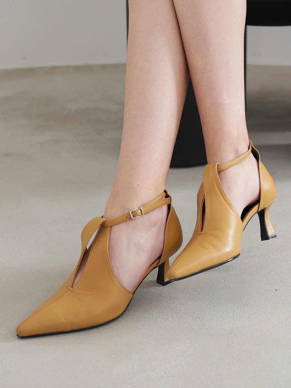 [Out of stock] Mrc073 Twist Pumps (Peanut Yellow)